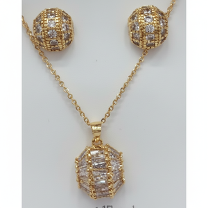 Aggraziata collezione di gioielli in sei pezzi per un'eleganza serena ed elegante - Product Image 1