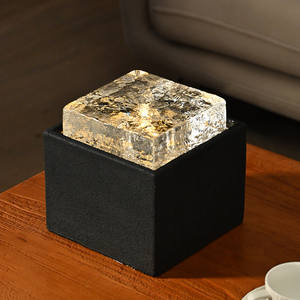 Fontaine d'eau créative en résine étanche, ornements à eau courante, sculpture décorative de bureau pour la maison et le bureau - Product Image 1