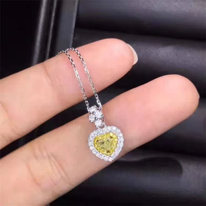 Collar con Colgante de Oro Blanco de 18K en Oferta, con Diamante Amarillo Natural de 0.24ct, Forma de Corazón, Estilo Clásico, para Boda - Product Image 2