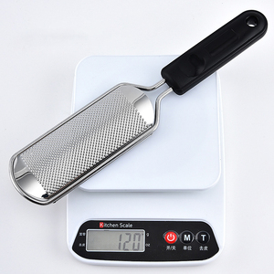 Râpe professionnelle en acier inoxydable pour les pieds, grattoir à callosités, outil de pédicure pour éliminer les peaux mortes des talons - Product Image 2