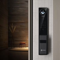 Porte pivotante extérieure en acier forgé gris foncé au design moderne et personnalisable, avec multiples serrures antivol pour atelier