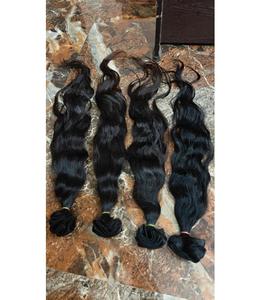 Cabello Ondulado con Patrón de Ondas Suaves y Definidas que Ofrece una Forma Elegante, Textura Consistente y Estilo Versátil para Looks Modernos de la India - Product Image 2