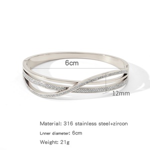 Bracelet en acier inoxydable doré en forme de S de qualité supérieure pour femme, avec zircon 316, idéal pour les fêtes, cadeau tendance, bracelets à la mode - Product Image 6