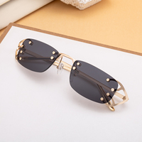 KAJILA Vente en gros de lunettes de soleil fantaisie à la mode avec logo personnalisé, monture rectangulaire sans monture, UV400, lunettes de soleil pour femmes