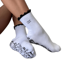 Chaussettes de Pilates à nœud en ruban pour femmes, haute qualité, avec logo personnalisé, élégantes, à compression, pour l'automne, ODM pour studios de Pilates et sports de plein air