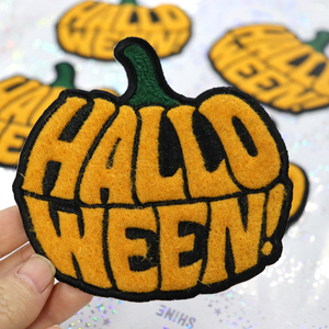 Badge brodé en feutre 3,9 pouces motif Patch de citrouilles d'Halloween, thermocollant, grand format, en stock, pour sweats à capuche, costumes et vêtements - Product Image 1