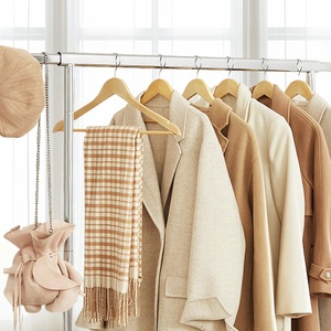 Appendiabiti in Legno Personalizzabili di <span class=keywords><strong>Lusso</strong></span> per Vestiti, Adatti per Hotel e Supermercati, Vendita all'Ingrosso - Product Image 2