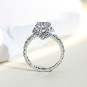 แหวนหมั้นเพชรเม็ดกลม D VVS2 ทองคำขาว 18K รุ่น MSR-1660 จาก Messi Jewelry - Product Image 6