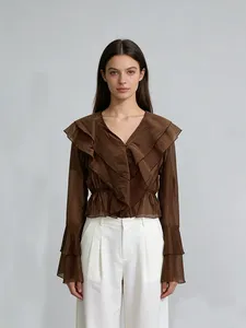 Trendige Damen-Bluse mit V-Ausschnitt und Rüschen, Einreihig mit Knöpfen, Ausgestellte Ärmel, Tailliertes Trainingsshirt - Product Image 2