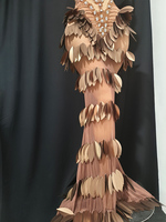 Robe de sirène luxueuse en bronze avec feuilles 3D, ornée de strass, costume de drag queen, robe de scène exotique pour diva