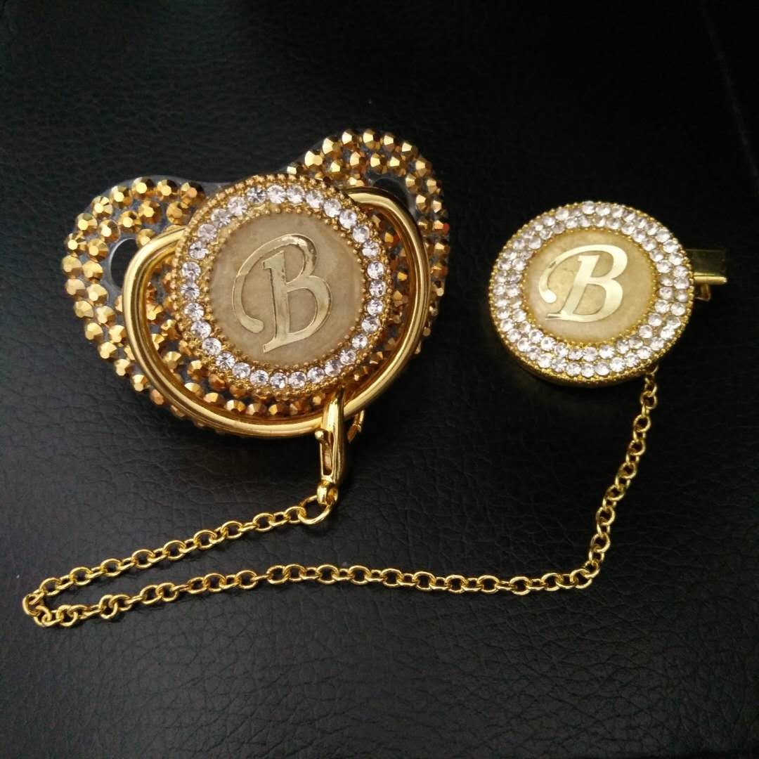 Роскошный Золотой держатель для соски с надписью на заказ, цепочка для прорезывателя, игрушечная цепочка, поводок, персонализированный зажим для соски