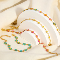 Collar de diseño de flores coloridas de moda Collar de cadena impermeable de joyería de acero inoxidable chapado en oro de 18 quilates
