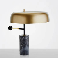 Lampe de table moderne et unique en marbre pour la décoration intérieure, grande lampe de chevet pour chambre d'hôtel, alimentation électrique, métal