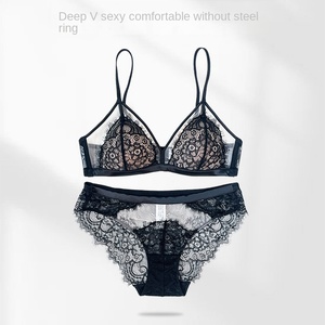 Completo Intimo Gotico in Pizzo Francese, <span class=keywords><strong>Reggiseno</strong></span> Sexy e Puro Desiderio per Seni Piccoli da Donna, Senza Ferretti, con Effetto Push-Up - Product Image 5