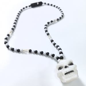 할로윈 LED 해골 발광 목걸이, 반짝이는 해골 목걸이, 할로윈 3가지 발광 모드 도매 - Product Image 1