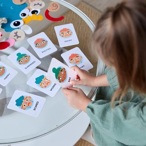 Jouet en feutre Montessori pour l'apprentissage des expressions faciales, jouet éducatif DIY pour l'apprentissage socio-émotionnel avec cartes d'émotions pour les enfants d'âge préscolaire - Product Image 3