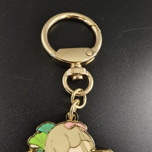 Llavero de metal personalizado con diseño de personaje de anime, chapado en oro rosa, esmaltado, para fans de <span class=keywords><strong>manga</strong></span>, venta al por mayor - Product Image 2