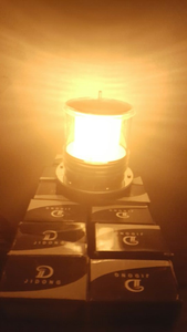 DZ-L1 해양 태양광 항해등 노란색 LED IP65 등급 1.5W 해양 용품용 - Product Image 4