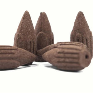 Cônes d'encens naturels au vétiver pour l'aromathérapie, la méditation et la relaxation – Encens en cônes aux herbes longue durée pour la maison - Product Image 1