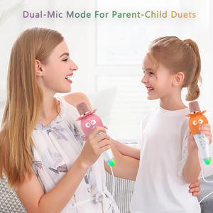 Microphone karaoké K5 avec haut-parleur intégré et lumière LED pour cadeaux d'anniversaire ou présentations scolaires - Product Image 4