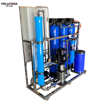 Filter air limbah tanaman RO 250L/jam, peralatan desalinasi air laut Osmosis terbalik garam 98% tenaga surya/elektronik