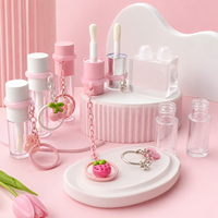En stock : Tubes de brillant à lèvres, diverses tailles disponibles avec accessoires, conteneurs vides pour huile à lèvres, porte-clés rose, tubes de gloss à lèvres