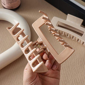 Clip de tiburón para Cabeza trasera de <span class=keywords><strong>goma</strong></span> inastillable duradero, horquilla protectora anticolisión, garra de pelo de silicona suave para mujeres y niñas - Product Image 4