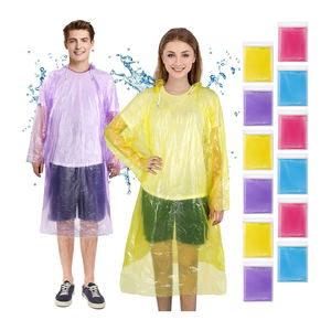 معطف مطر عالي الجودة سميك ومقاوم للماء للاستخدام الخارجي بتصميم عصري للرجال والنساء مصنوع من البولي إيثيلين - Product Image 5