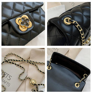 Bolso Bandolera de Hombro para Mujer, Nuevo Estilo, Cuadrado, Pequeño, con Bola Dorada y Trébol de Cuatro Hojas - Product Image 4