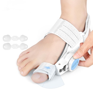 <span class=keywords><strong>Correcteur</strong></span> d'<span class=keywords><strong>hallux</strong></span> <span class=keywords><strong>valgus</strong></span> pour femmes et hommes, redresseur d'orteil, attelle orthopédique en silicone réglable avec bouton, séparateur d'orteils, soulagement de la douleur - Product Image 1