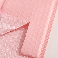 Enveloppe à bulles rose avec film co-extrudé - pour un emballage antichoc et étanche des petits objets (coques de téléphone, cartes à collectionner.)