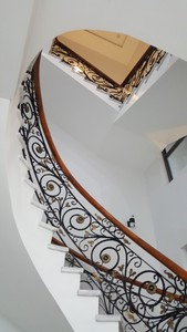 ประตูเหล็กยูโร ดีไซน์ฝรั่งเศสใหม่ บันไดเหล็กแข็งแรง ขนาด 14x14 มม. ผลิตในเวียดนาม รับประกัน 3 ปี - Product Image 6