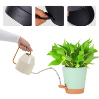 Pot de fleur en plastique à arrosage automatique décoratif d'intérieur Pot de fleur utilitaire Pot de drainage en plastique Design pratique pour l'intérieur