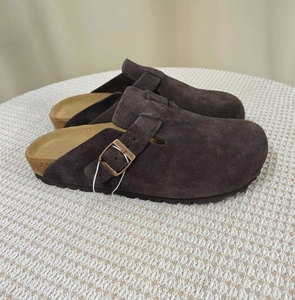 Zoccoli di Lusso Personalizzati da <span class=keywords><strong>Donna</strong></span>, Sandali Mule con Fibbia Regolabile, Supporto Plantare in <span class=keywords><strong>Sughero</strong></span>, Ciabatte Premium in Camoscio - Product Image 1