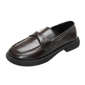 Nouvelle Arrivée Chaussures Plates en Cuir Style Britannique à Chaîne Grande Taille pour Femmes Automne à Enfiler Talon Bas - Product Image 5