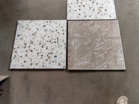 Vente en gros de carreaux de sol en céramique 600*600 entièrement émaillés au design moderne pour chambre à coucher, salon, supermarché, hall extérieur