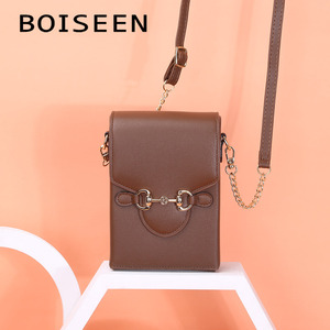 กระเป๋าใส่โทรศัพท์สำหรับผู้หญิง Boiseen ขนาด 7 นิ้ว ทรงสี่เหลี่ยมแนวตั้ง ปิดแบบ Horsebit สะพายไหล่แบบไขว้ สายโซ่แฟชั่น พกพาสะดวก - Product Image 3