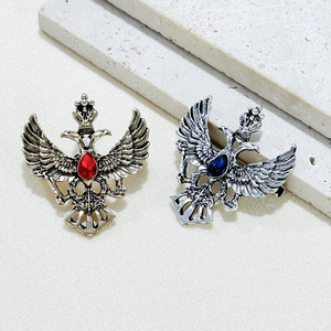 Novo Broche de Moda em Liga com Strass, Broche Criativo Personalizado de Águia para Roupas Masculinas - Product Image 6