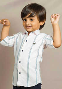 Camisa de Algodón a Rayas Blancas para Niños, Manga Corta, Estilo Casual Elegante, Cómoda, Transpirable, para Fiestas y Uso Diario - Product Image 4