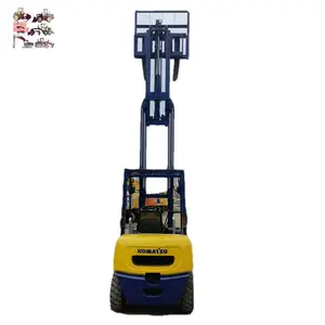 Japan made original warehouse lifting machine Komatsu FD30 3 ton forklift price low on sale