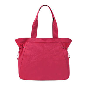 Nuova borsa sportiva leggera <span class=keywords><strong>moda</strong></span> riutilizzabile borsa da esterno di grande capacità Logo personalizzato borsa Tote in Nylon Casual impermeabile Unisex - Product Image 3