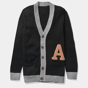 Suéter universitario personalizado de fábrica con logotipo de chenilla, suéter de punto de lana con bolsillo, suéter Unisex de acrílico con botones, suéter con letras, cárdigan