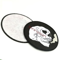 Fabricant de badges tissés thermocollants pour vêtements, avec logo personnalisé en usine, bordure damassée et ourlet merrow