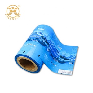 Film en rouleau PE/LDPE de qualité alimentaire haute barrière <span class=keywords><strong>pour</strong></span> sachets d'<span class=keywords><strong>eau</strong></span> potable, film d'emballage automatique <span class=keywords><strong>pour</strong></span> sachets avec logo personnalisé - Product Image 3