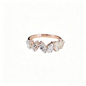 Anillo de Eternidad de Lujo con Diamantes Cultivados en Laboratorio Certificados por IGI, Oro de 18K, Formas Mixtas, Anillo de Boda para Novia - Product Image 4