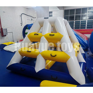 Precio de fábrica 2,5*2,5 m parque acuático agua flotante pirámide tobogán inflable agua escalada escalera juegos torre de escalada flotante - Product Image 4
