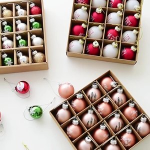 Mini ornements de Noël rouges et blancs, boules de Noël en verre peintes pour décorations d'arbre de Noël, ensemble de boules suspendues - Product Image 3