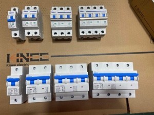 Échantillon gratuit <span class=keywords><strong>DC</strong></span> disjoncteur MCB 10A 16a 25a 32a 40a 50a 63a pour panneau solaire <span class=keywords><strong>DC</strong></span> MCB - Product Image 6