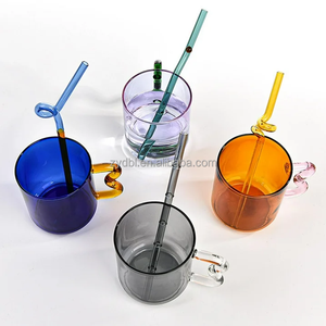 Ensemble de tasses en <span class=keywords><strong>verre</strong></span> créatif <span class=keywords><strong>avec</strong></span> <span class=keywords><strong>paille</strong></span> <span class=keywords><strong>intégrée</strong></span>, en <span class=keywords><strong>verre</strong></span> borosilicate coloré, <span class=keywords><strong>avec</strong></span> <span class=keywords><strong>paille</strong></span> et cuillère intégrées, idéal pour la maison, le bureau et les cadeaux - Product Image 4