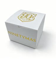 Boîte à chapeau carrée blanche personnalisée avec logo en feuille d'or, boîte cadeau écologique en carton 350g avec fermeture à rabat pour casquette de baseball